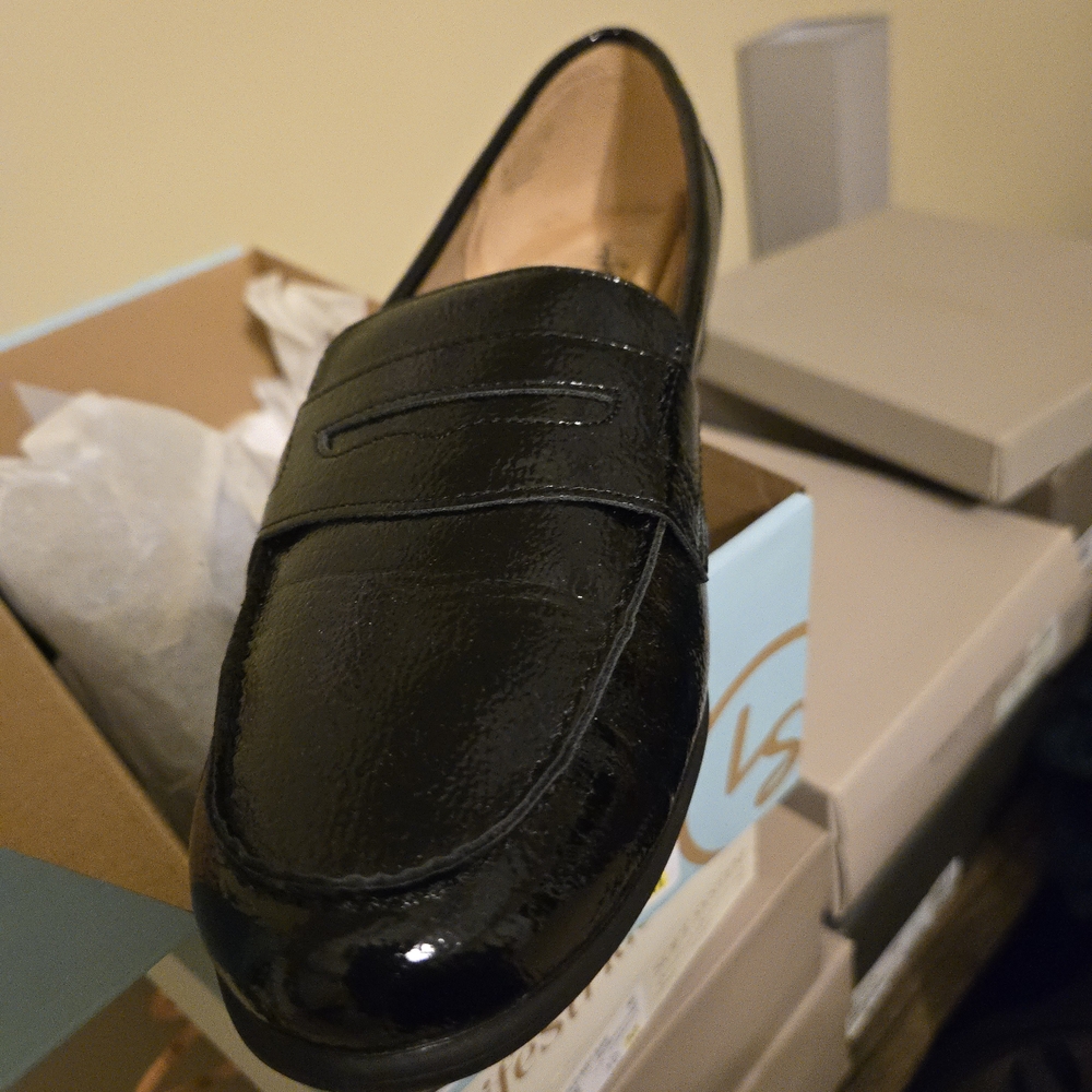 Life Stride Black Patent Leather Loafers